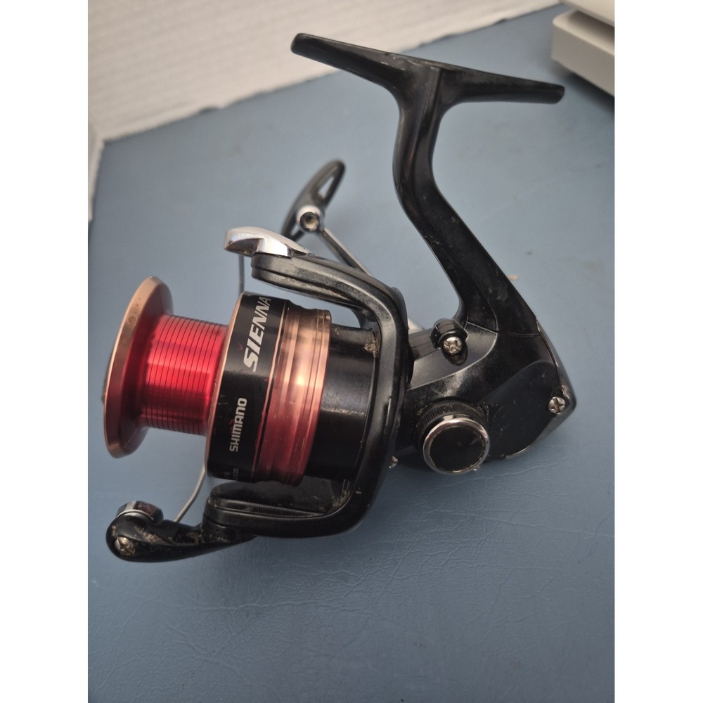 Shimano Sienna SN4000FGC 3+1BB Spinning Reel - Black/Red